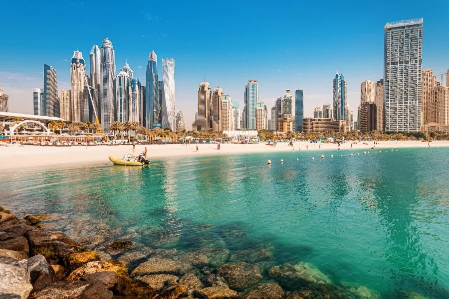 How Dubai's climate affects the skin — guide by Dr Azra Vaziri