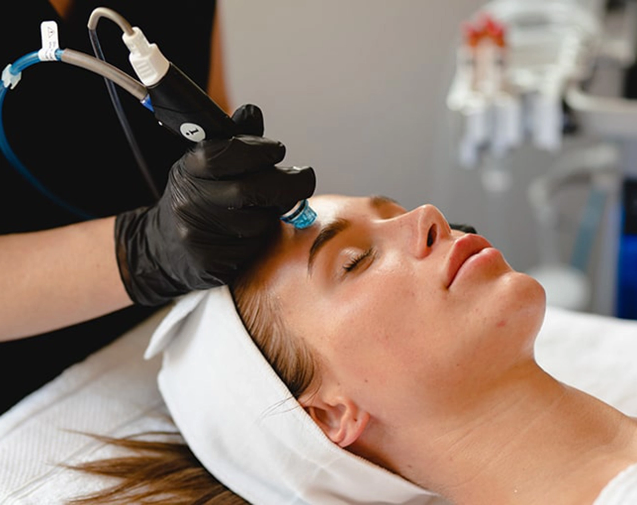 HydraFacial treatment in Dubai by Dr Azra Vaziri